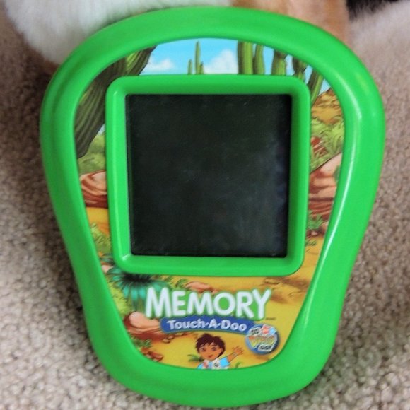 Fisher-Price Go Diego Go Memory Touch-A-Doo Electronic Handheld Travel Game - Picture 1 of 5